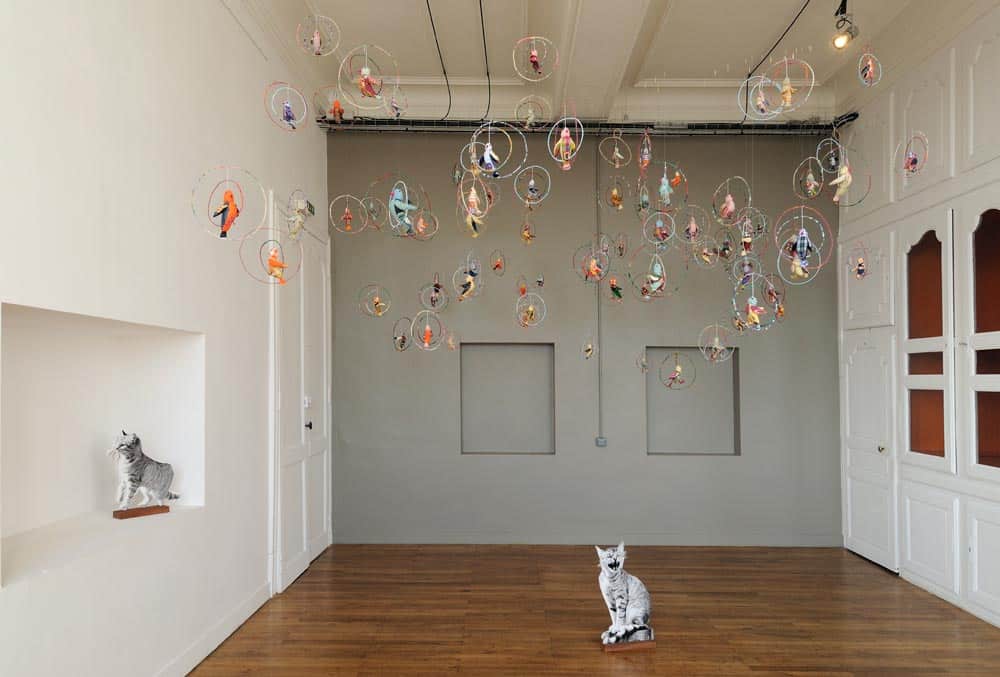 Chats en papier et oiseaux en tissus créés par Anne Le Dorlot