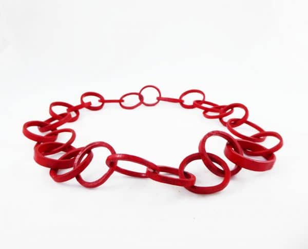 Collier rouge à maillons ronds