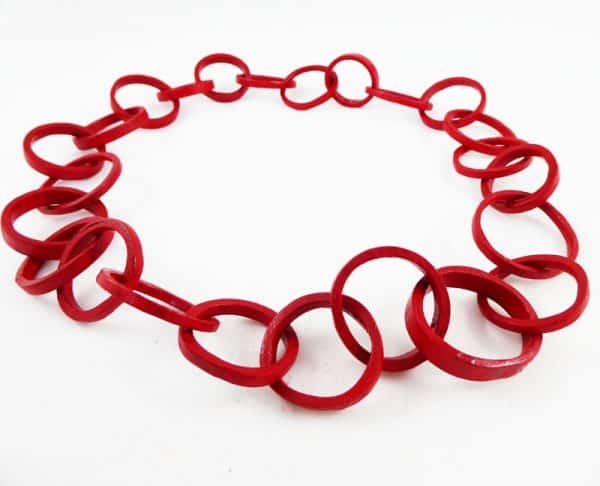 Collier rouge à maillons ronds
