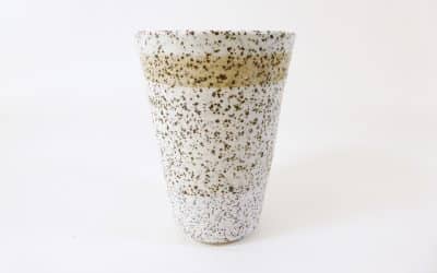 Gobelet en porcelaine et sable