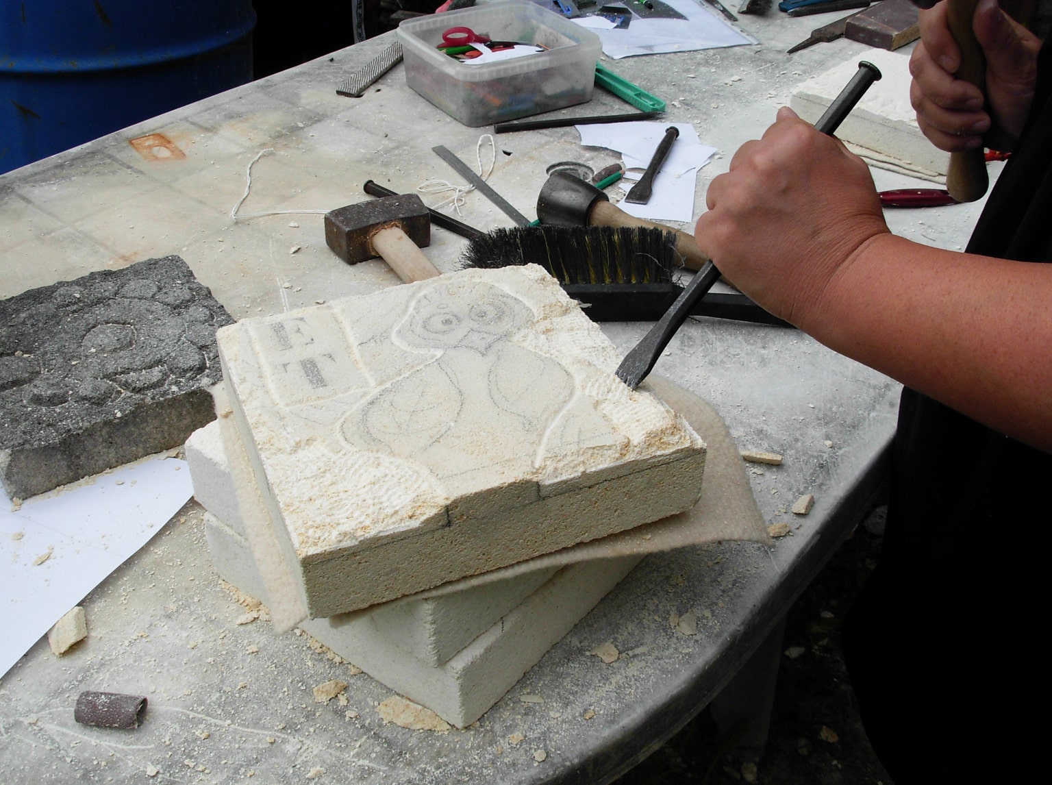 Atelier sculpture sur pierre-Pierre Carcauzon
