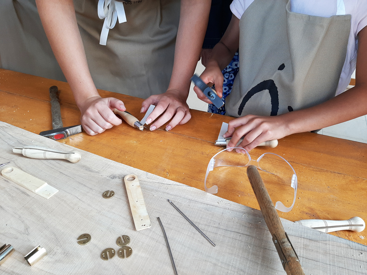 monte-ton-couteau-de-nontron